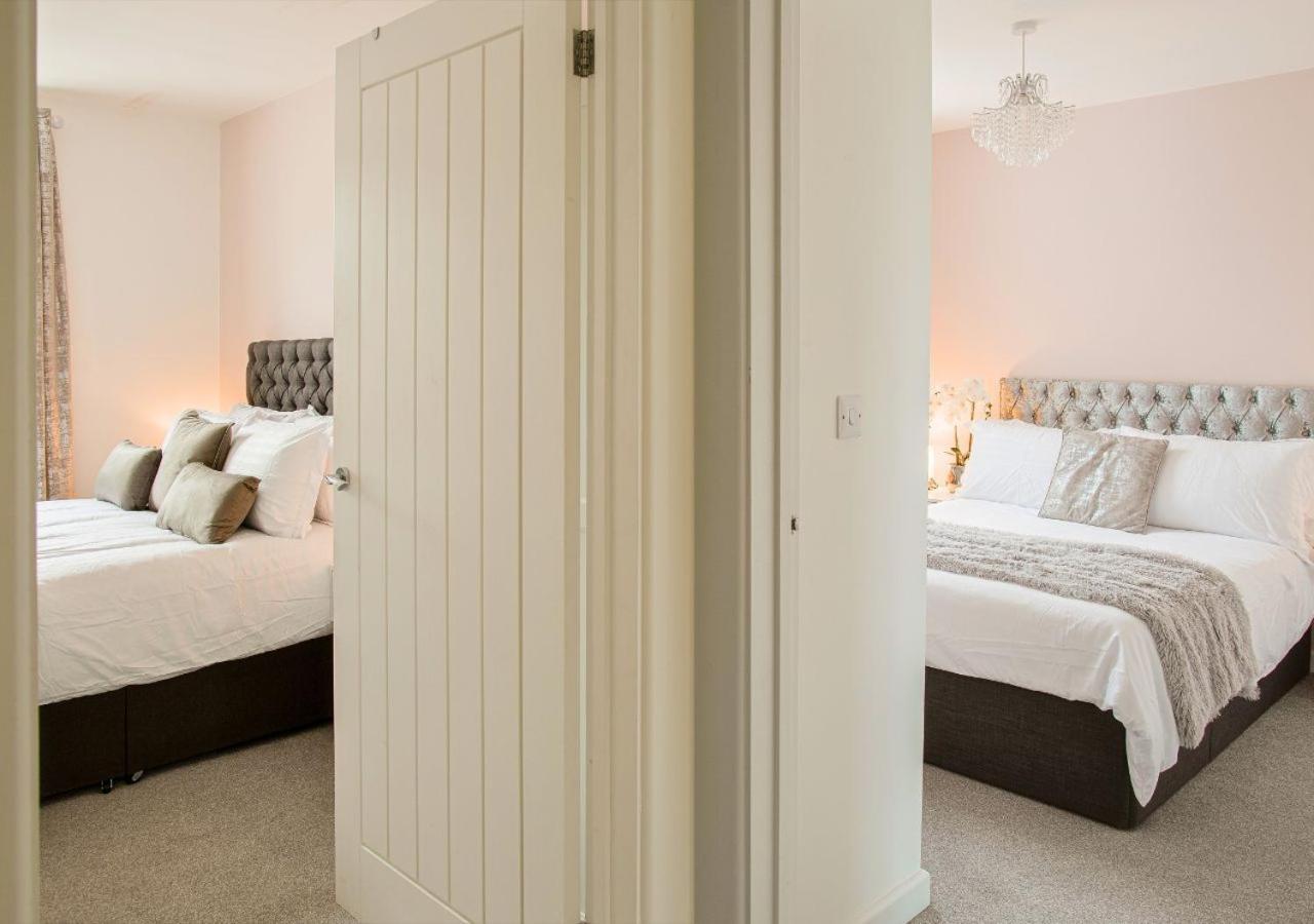 Stunning 2 Bed With Private Patio And Free Parking Villa Cheltenham Buitenkant foto