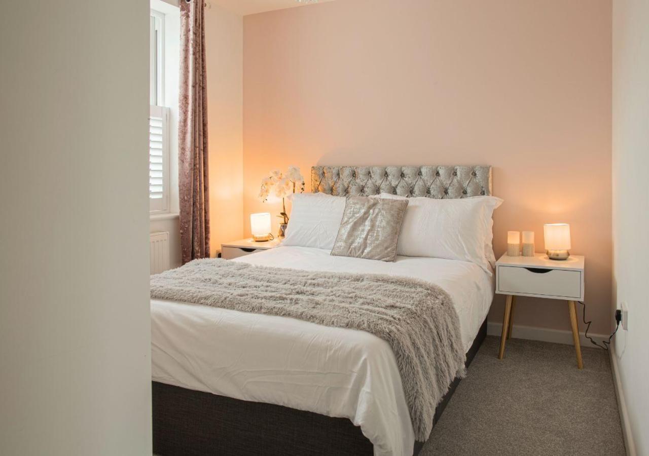 Stunning 2 Bed With Private Patio And Free Parking Villa Cheltenham Buitenkant foto