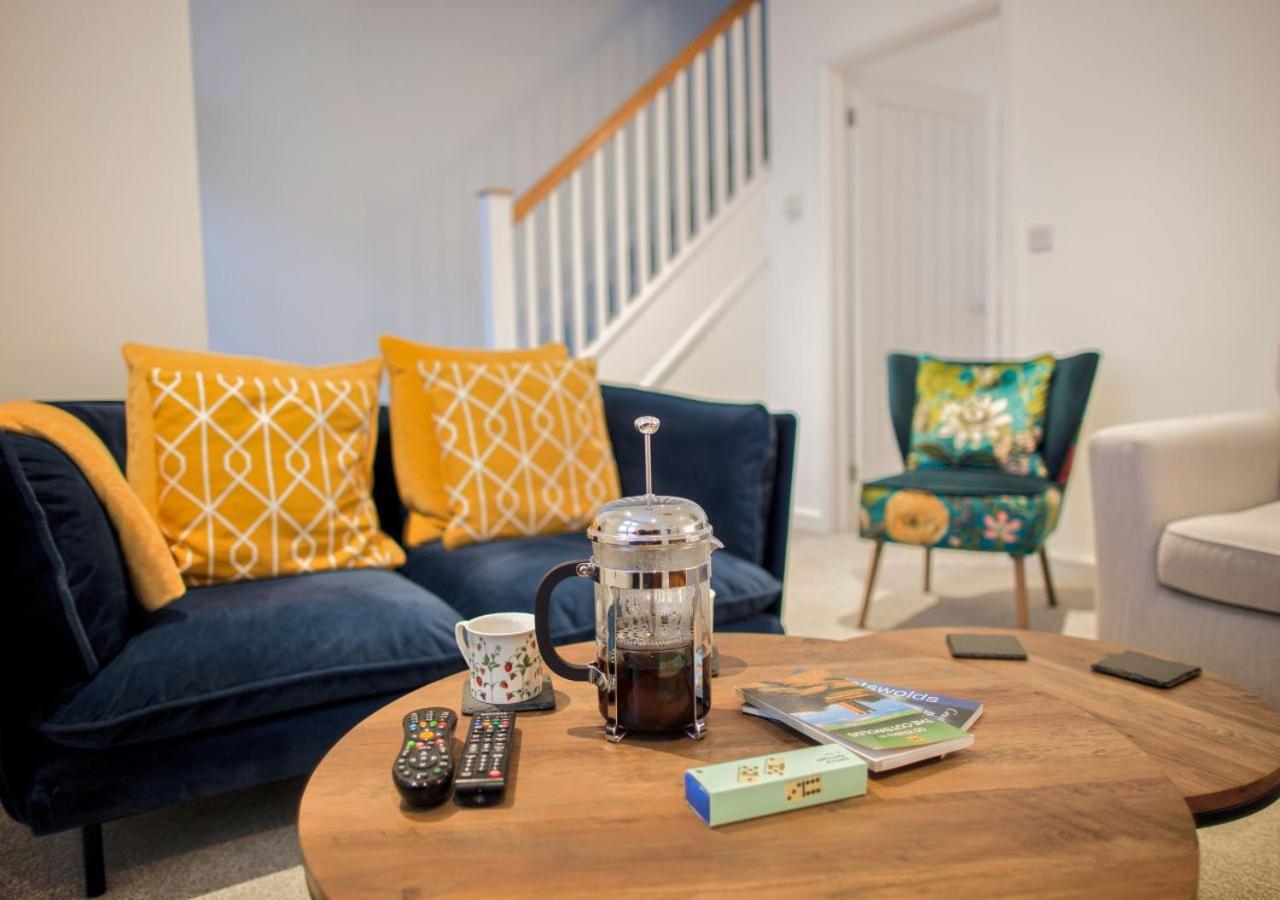 Stunning 2 Bed With Private Patio And Free Parking Villa Cheltenham Buitenkant foto