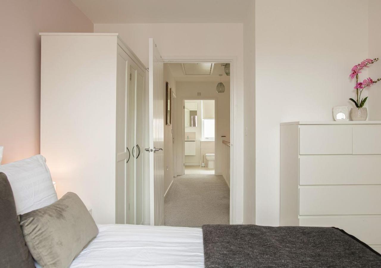 Stunning 2 Bed With Private Patio And Free Parking Villa Cheltenham Buitenkant foto